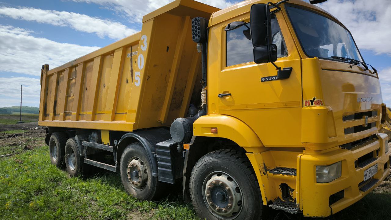 Самосвал КАМАЗ 65201-43